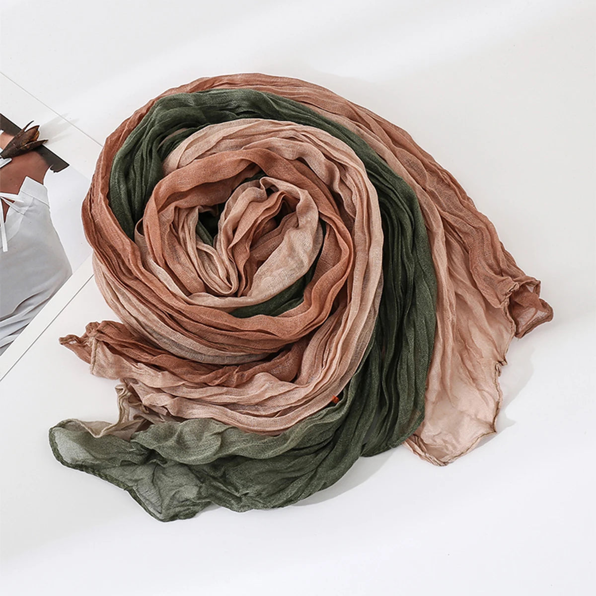 Gradient Linen Travel Scarf