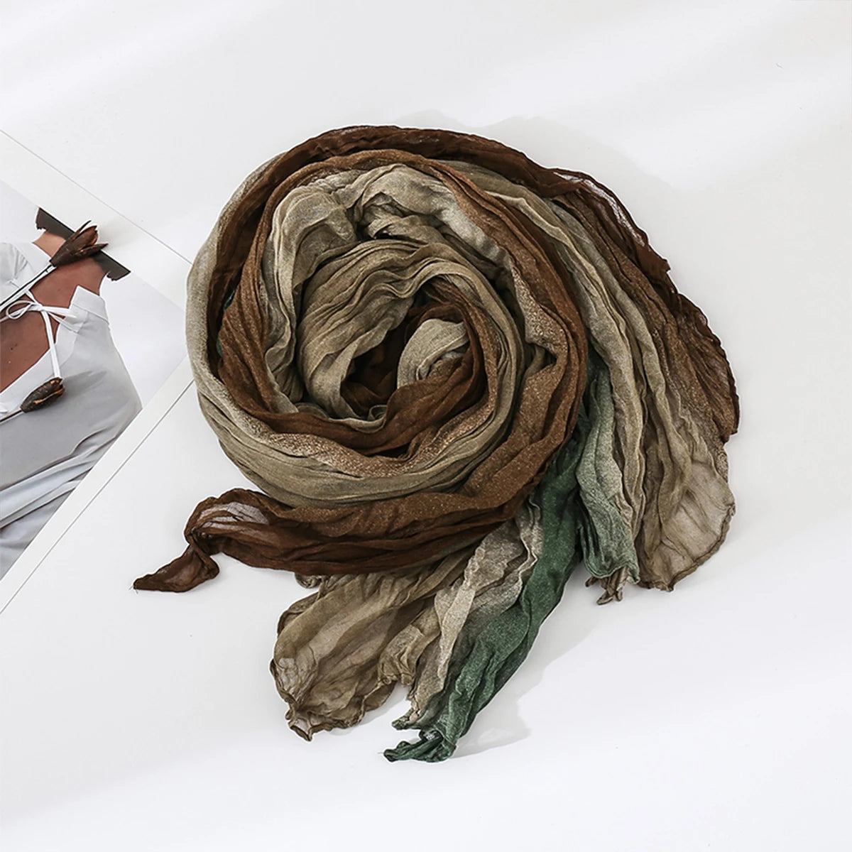Gradient Linen Travel Scarf