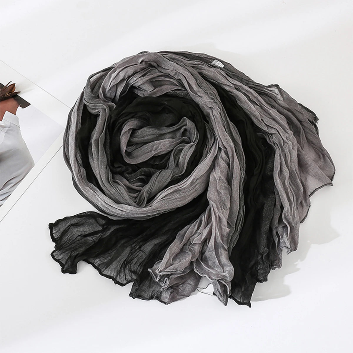 Gradient Linen Travel Scarf